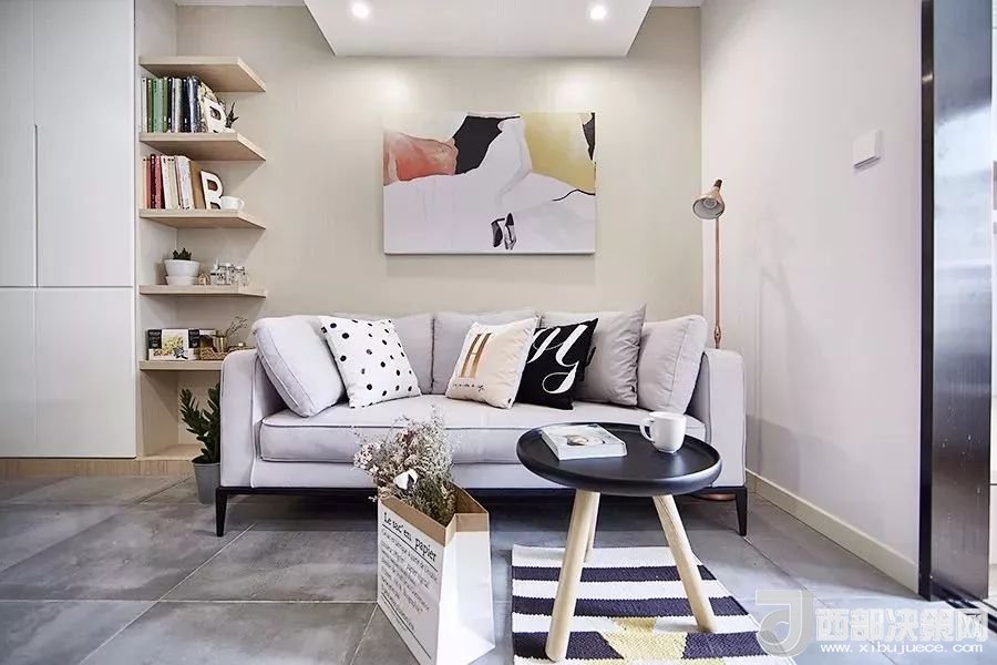 沙發(fā)背景墻選對裝飾畫，才能美了整個客廳空間！