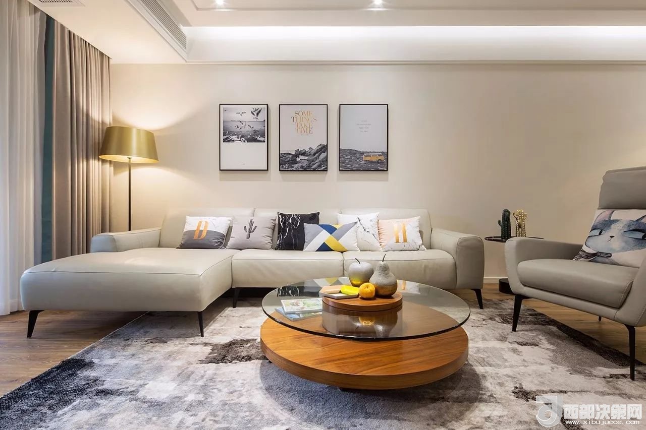 沙發(fā)背景墻選對裝飾畫，才能美了整個客廳空間！