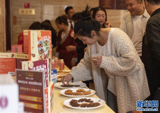 (專發(fā)新華網(wǎng)西藏頻道)西藏:青稞精深加工產(chǎn)業(yè)助力脫貧攻堅(5)