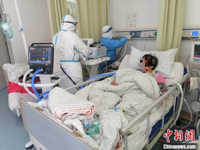 四川援助湖北醫(yī)生：幫患者打開心結(jié)，也是“良藥”