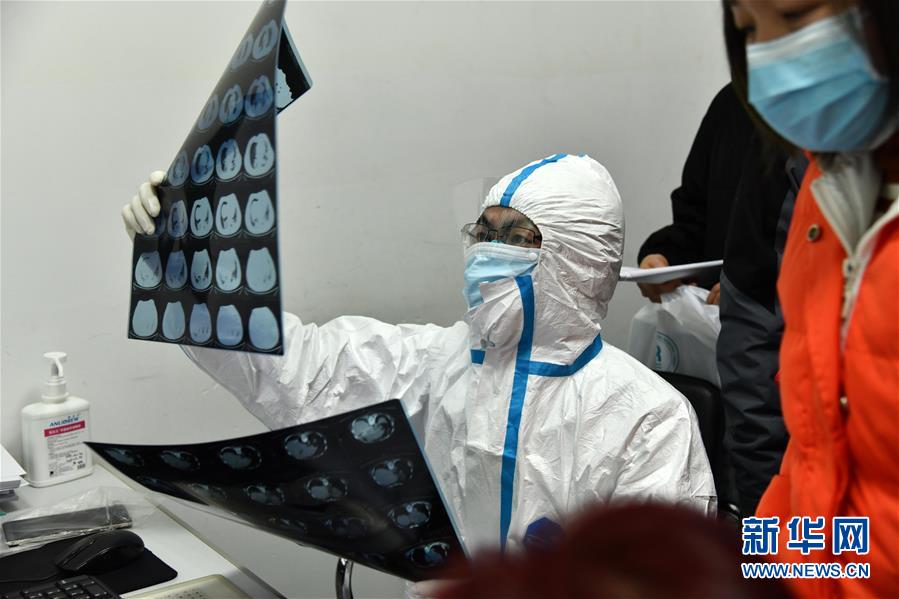 (在習(xí)近平新時(shí)代中國(guó)特色社會(huì)主義思想指引下——新時(shí)代新作為新篇章·習(xí)近平總書(shū)記關(guān)切事·圖文互動(dòng))(3)高擎利劍驅(qū)疫魔——科研攻關(guān)助力湖北戰(zhàn)“疫”記