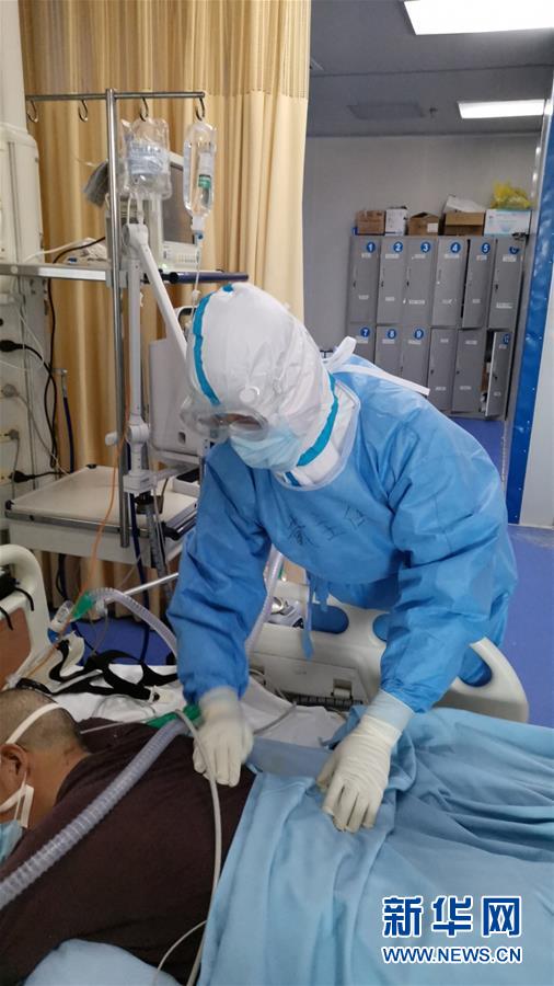 （一線抗疫群英譜·圖文互動(dòng)）（2）“從高原奔赴平原，我們傾囊相助”——青海援湖北醫(yī)療隊(duì)女醫(yī)生戴春的故事 