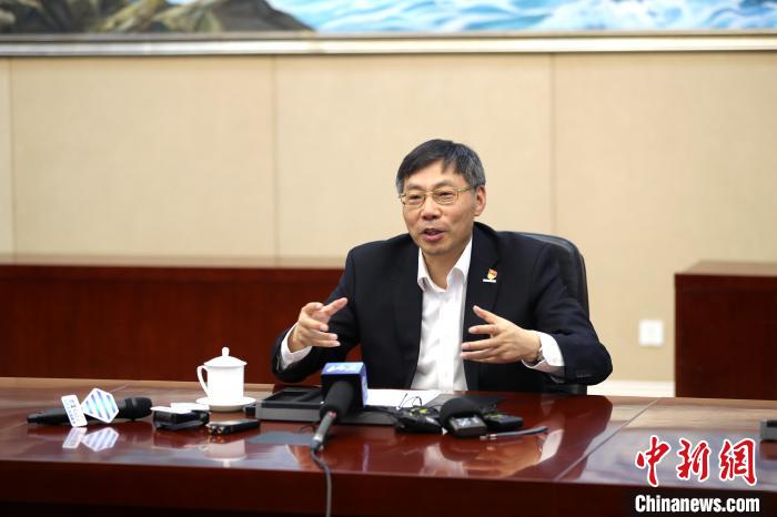 近日，全國人大代表、浪潮集團董事長兼CEO孫丕恕接受媒體采訪。浪潮集圖供圖