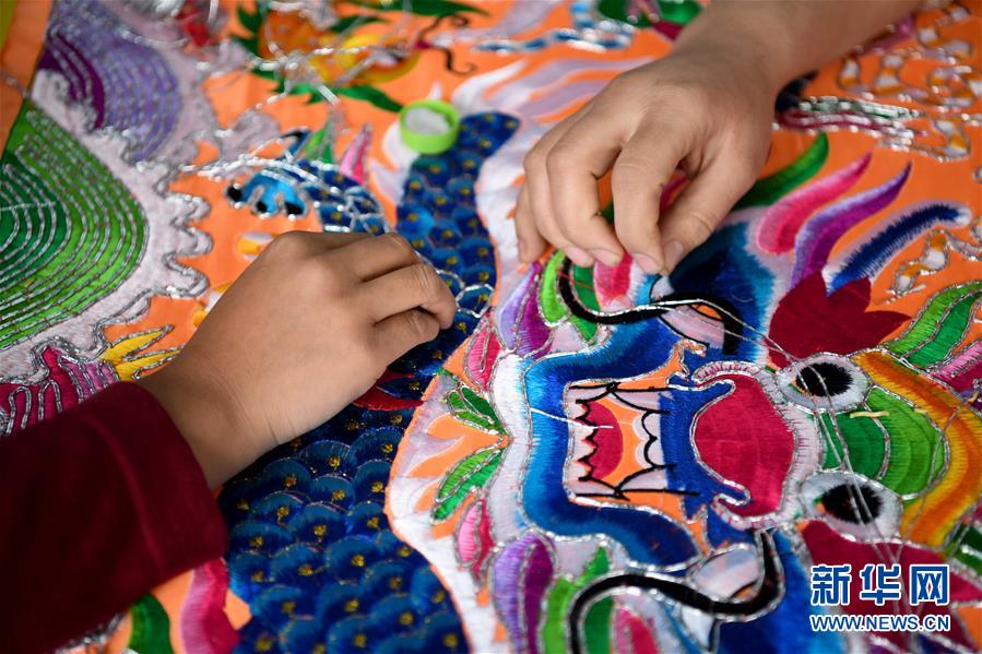 (決戰(zhàn)決勝脫貧攻堅(jiān)·聚焦三區(qū)三州·圖文互動(dòng))(5)號(hào)角聲里看于田——來(lái)自庫(kù)爾班大叔故鄉(xiāng)的脫貧報(bào)告