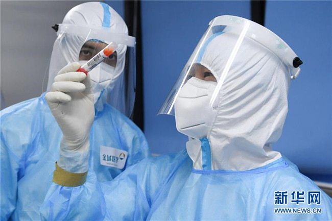 （新華全媒頭條·圖文互動(dòng)）（10）首都再戰(zhàn)“疫”，難忘40天——寫在北京應(yīng)急響應(yīng)級(jí)別降級(jí)之際 