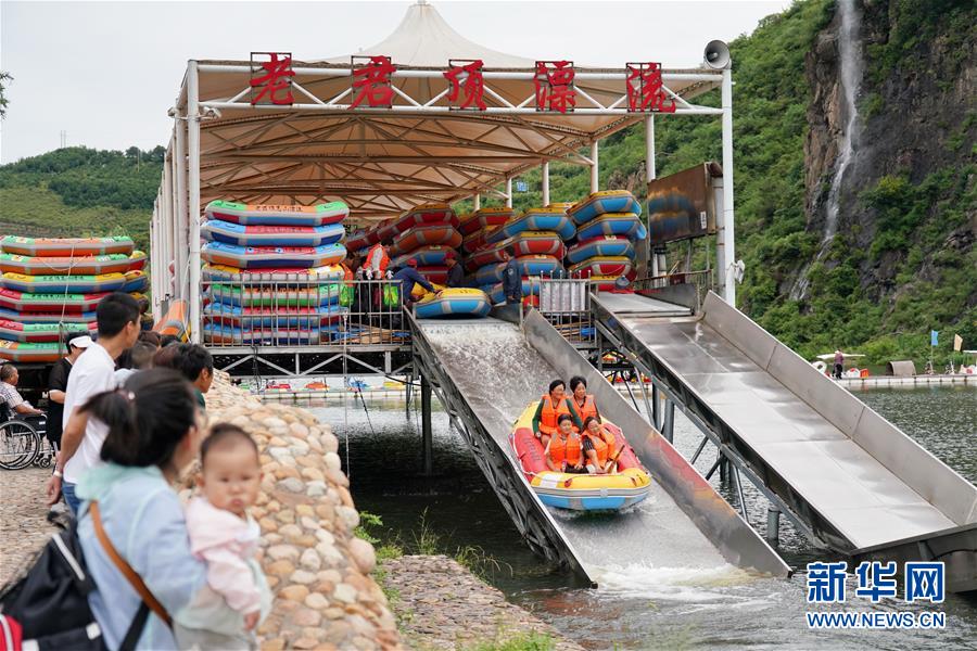 （新華全媒頭條·走向我們的小康生活·圖文互動(dòng)）（6）長(zhǎng)城腳下，小康村串成“珍珠鏈”