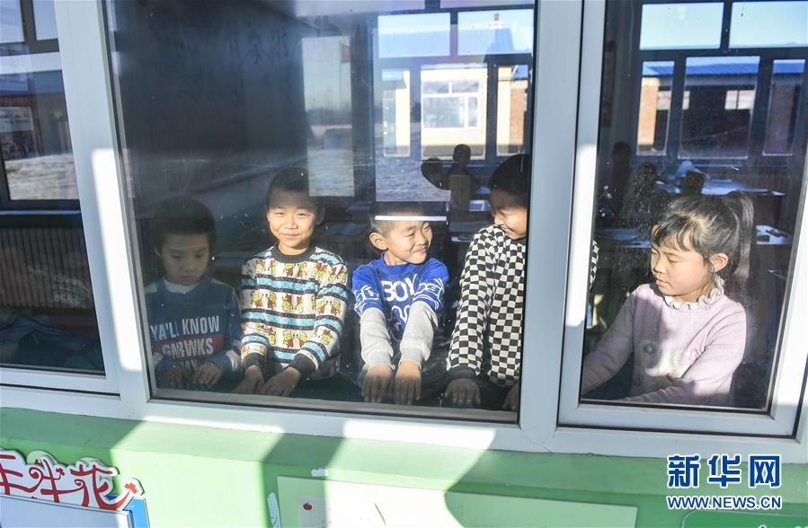 (新華全媒頭條·圖文互動)(14)偉大旗幟引領(lǐng)歷史巨變——習(xí)近平新時代中國特色社會主義思想指引“十三五”經(jīng)濟社會發(fā)展述評