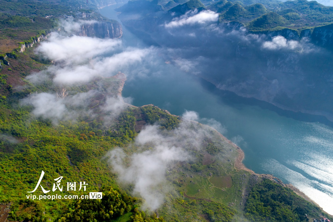 2022年4月3日拍攝的貴州省黔西市新仁苗族鄉(xiāng)境內(nèi)的烏江一級支流六沖河。